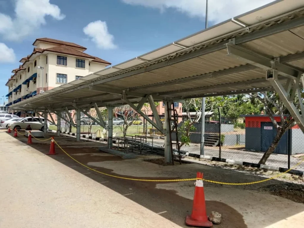 SR Solar commercial solar carport mounting solutions installed for a parking lot project in Malaysia.
