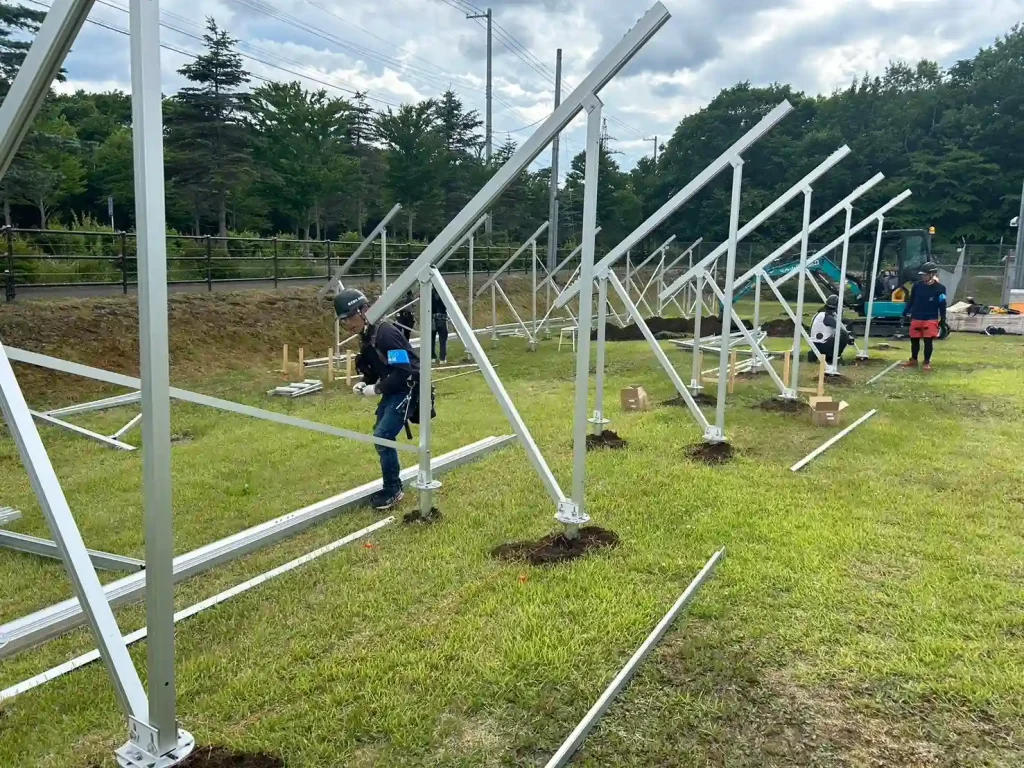 Structural view of durable aluminum mounting structures featuring custom OEM/ODM designs from SR Solar.