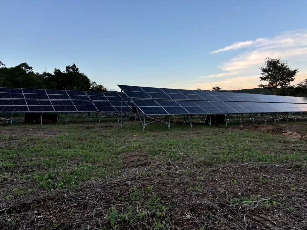 Long-row industrial solar mounting systems fully populated with solar modules supplied by SR Solar.